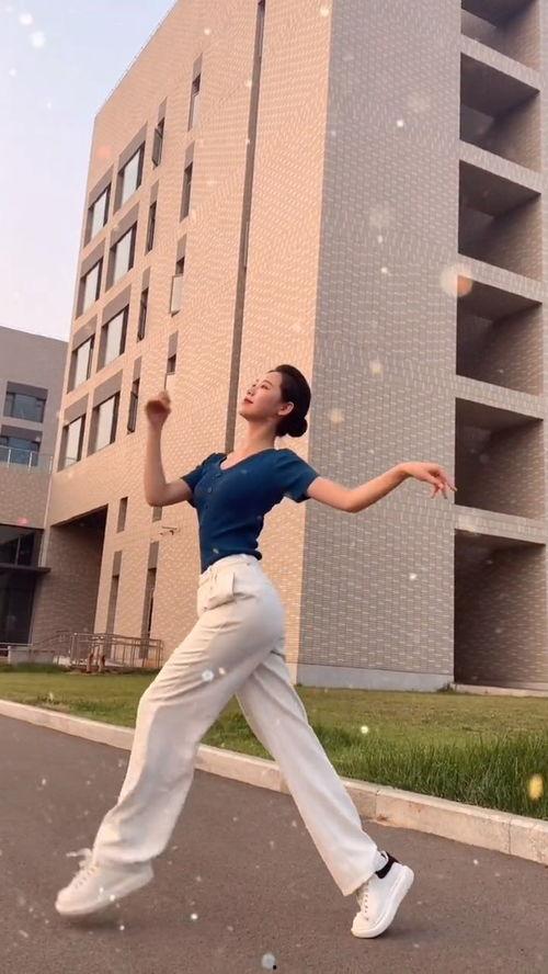 成人简单挽头发视频