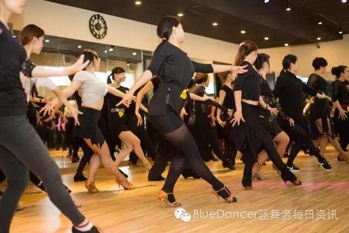 成人拉丁群舞视频教程,跟随视频轻松掌握成人舞步技巧